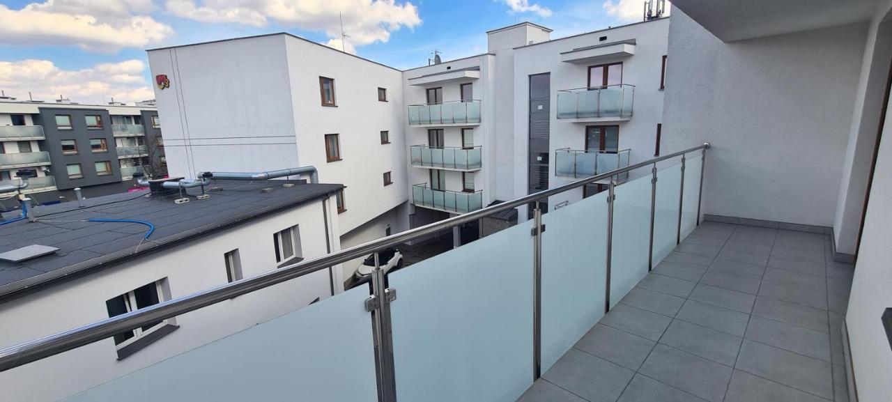 61 - Apartamenty Siedlce - Nowy Apartament W Centrum Przy Ul 3 Maja 51A Exterior foto